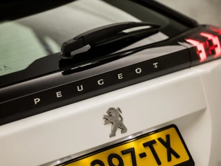 Peugeot 2008 (APPLE CARPLAY, LANE ASSIST, SPORTSTOELEN, PARKEERSENSOREN, CRUISE, DAB+, NIEUWE APK, NIEUWSTAAT) - afbeelding nr 24
