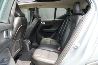 Volvo XC40 Volvo XC40 1.5 T5 Recharge Inscription - Dealer onderhouden - Panoramisch schuif/kanteldak - Stoel en stuurwielverwarming - Harman Kardon - Elektrisch verstelbare stoelen - Adaptieve cruise control i.c.m. BLIS - 360 graden camera - - afbeelding nr 22