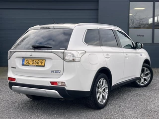 Mitsubishi Outlander Mitsubishi Outlander 2.0 PHEV Instyle+ 2e Eigenaar,Camera,Schuifdak,Navi,Leder,Stoelverwarming,Clima,Cruise,Lmv,Dealer Onderhouden,Apk tot 07-2025 - afbeelding nr 2