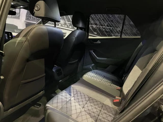 Volkswagen T-Roc Volkswagen T-ROC 1.5 TSI R-Line *Keyless*Appconnect*IQLight* - afbeelding nr 22