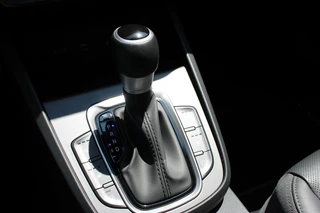 Hyundai Kona Hyundai Kona 1.6 GDI HEV Premium Navi/Leer/18