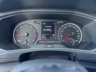 Volkswagen T-Roc Volkswagen T-Roc 1.5 TSI 150pk 3 x R-Line DSG ACC Camera LaneAsist  CarPlay Sportmodus 18 ich Sportvelg - afbeelding nr 14