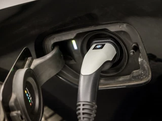 BMW 3 Serie 293Pk Automaat (APPLE CARPLAY, M STUUR, 1e EIGENAAR, GROOT NAVI, STOELVERWARMING, LEDEREN SPORTSTOELEN, CAMERA, ZWART HEMEL, GETINT GLAS, HIFI, LANE ASSIST, NIEUWE APK, NIEUWSTAAT) - afbeelding nr 32