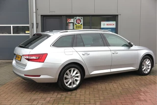 Škoda Superb , Keyless ,Carplay, Stuurwiel multifunctioneel,etc. slechts 11000 km !! Fabrieksgarantie t/m 03-2026 - afbeelding nr 13