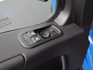 Renault Master Renault Master 2.3DCI 136PK L2H2 | Kastinrichting | Imperiaal | Navigatie | Camera | 3-Persoons | Airco | Cruise - afbeelding nr 8