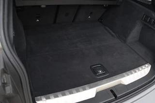 BMW 3 Serie BMW 3-serie 320e M Sport | Head-Up | Stoel & stuurverwarming |  Adaptive cruise | Sportstoelen | Adaptief LED | Sfeerverlichting | Camera | Carplay | Leder/Alcantara - afbeelding nr 13