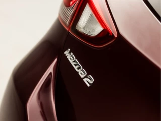 Mazda 2 (NAVIGATIE, CAMERA, HEAD-UP DISPLAY, STOELVERWARMING, GETINT GLAS, LEDEREN SPORTSTOELEN, LM VELGEN, CRUISE, NIEUWE APK, NIEUWSTAAT) - afbeelding nr 30