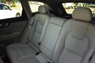Volvo XC60 Volvo XC60 T5 250pk AWD Inscription | Schuifdak | Bowers&Wilkins - afbeelding nr 36