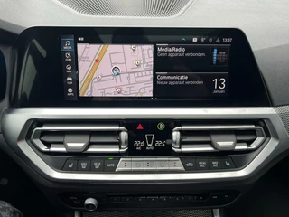 BMW 3 Serie BMW 3-serie 320e Business Edition Plus panodak - afbeelding nr 11