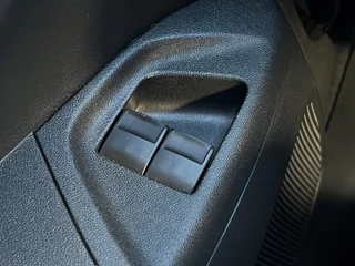 Toyota Aygo Toyota Aygo 1.0 VVT-i x-play | Achteruitrijcamera | Cruise Control | Airconditioning | Elektrische Ramen | - afbeelding nr 19