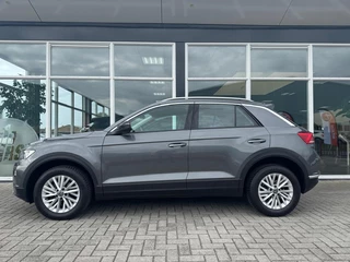Volkswagen T-Roc Volkswagen T-Roc 1.0 TSI Style | Adaptive Cruise Control | Climate Control | Navi | PDC | Trekhaak | Apple Carplay/Android Auto | - afbeelding nr 4