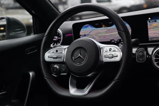 Mercedes-Benz A-Klasse Mercedes-Benz A-klasse A 250 AMG / PANODAK / DODEHOEK / CAMERA / CARPLAY / 18'' - afbeelding nr 17