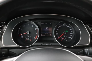 Volkswagen Passat Volkswagen Passat 1.4 TSI TSI Highline | Stoelverwarming | Carplay |  Trekhaak| Leder/Alcantara | Full LED | Navigatie | Adaptive cruise | Climate control - afbeelding nr 22