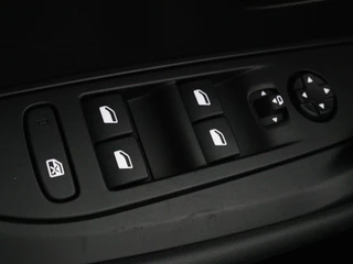 Peugeot 208 Peugeot 208 1.2 PureTech GT-Line | Panoramadak | Carplay | Afneembare trekhaak | Cruise control | Full LED | Navigatie | Camera | Sfeerverlichting - afbeelding nr 34