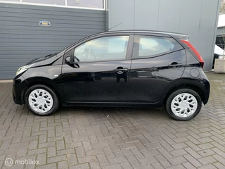 Toyota Aygo Toyota Aygo 1.0 VVT-i x-play limited | NAVI | LED | Apple CP - afbeelding nr 3