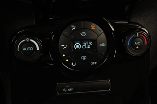 Ford Fiesta Ford Fiesta 1.0 EcoBoost Titanium | Camera | Trekhaak |  Climate control | Navigatie | Cruise control | Verwarmde voorruit | PDC | Regensensor - afbeelding nr 18