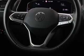 Volkswagen Tiguan Volkswagen Tiguan 1.5 TSI Life | Stoelverwarming | Trekhaak | LED Plus | Camera | Massage | Navigatie | Adaptive cruise | Ergo Active | Navigatie | Keyless - afbeelding nr 10