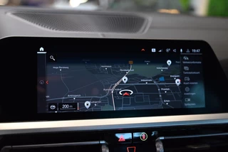 BMW 3 Serie BMW 3-serie 330i M-Sport Individual - Nappaleer - 360 Camera - Adaptive Cruise Control - Stuurverwarming - Keyless Entry - Schuifd - afbeelding nr 37
