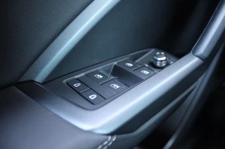 Audi Q3 Audi Q3 Sportback 35 TFSI 150PK S-TRONIC 7 S EDITION * NIEUWSTAAT * | S-LINE EXTERIEUR | S-LINE INTERIEUR | AUDI VIRTUAL COCKPIT | PANORAMISCH SCHUIF / KANTELDAK | NAVIGATIE | TWIN LEDEREN BEKLEDING ZWART MET ROTSGRIJS STIKSEL | VOORSTOELEN VERWARMBAAR | ACHTERUITRIJCAMERA | PARKEERSENSOREN VOOR / ACHTER | DODEHOEK DETECTIE |  ALARM SYSTEEM | FULL LED KOPLAMPEN INCLUSIEF LED ACHTERLICHTEN | ZWARTE HEMELBEKLEDING | AUDI SOUND SYSTEM | AMBIENTE VERLICHTING | 18