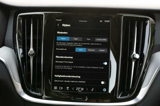 Volvo V60 Volvo V60 T6 Plug-in hybrid AWD Plus Dark | 360 camera | 19