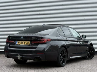 BMW 5 Serie BMW 5-serie 530e xDrive High Executive M Sport Schuifdak HUD Trekhaak Soft-Close Laser LED Harman Kardon Active Cruise Control Nappa Leder - afbeelding nr 3