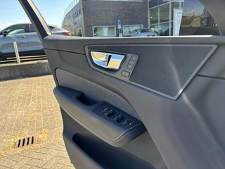 Volvo XC60 Volvo XC60 2.0 T8 Plug-in hybrid AWD Plus Black Edition | 360 Camera | Memorystoelen | Voorruitverwarming - afbeelding nr 7
