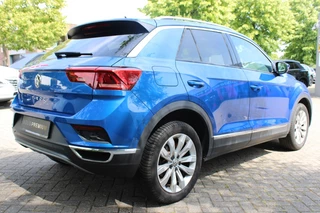 Volkswagen T-Roc Volkswagen T-Roc 1.5 TSI Sport 150PK! Virtual/Navi/17