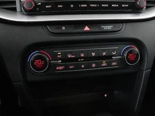 Kia Ceed Kia Ceed 1.6 GDI PHEV DynamicPlusLine | Panoramadak |  Cruise control | Climate control | Carplay | Elektrische achterklep | Dealer onderhouden - afbeelding nr 29