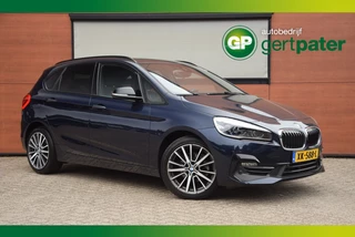 BMW 2 Serie Active Tourer 218i Sportline Trekhaak/Shadowline/18 Inch/Camera/Stoelverwarmin
