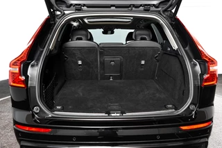 Volvo XC60 Volvo XC60 2.0 T6 Plug-in hybrid AWD Plus Dark | S/K-Panodak | Dig. Cockpit | Adapt. Cruise | Memory Stoelen | Elek. Klep | Stoel-+stuurverw. | 360 Camera | Harman/Kardon | NAV+App. Connect | LM 19