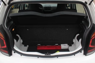 Volkswagen up! Volkswagen up! 1.0 BMT take up! / Airco / Radio / LED Dagrijverlichting / Elektr. ramen voor / Parrot - afbeelding nr 15