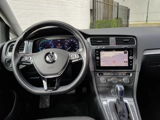Volkswagen e-Golf Volkswagen e-Golf Automaat 136pk  | Navigatie | Climate Control | Virtuele Cockpit | Camera | Keyless | Stoelverwarming | Parkeer Sensoren | Cruise Control Adaptive | Lichtmetalen velgen 17