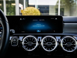 Mercedes-Benz A-Klasse Mercedes A-klasse a250e AMG|PANO|18''|CAMERA|ACC|SFEERV. - afbeelding nr 25
