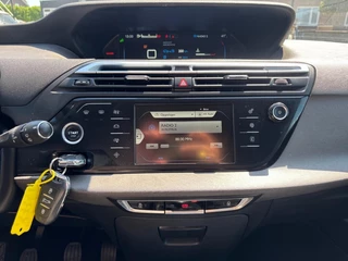 Citroën Grand C4 Picasso Citroën Grand C4 Picasso 1.2 Zwart 2016 7-Persoons Trekhaak - afbeelding nr 16