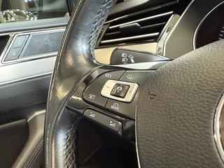Volkswagen Passat Volkswagen Passat Variant 1.4 TSI ACT Highline Automaat | Panoramadak | Adaptive cruise | Stoelverwarming | PDC V+A | LED - afbeelding nr 12