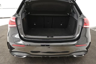 Mercedes-Benz A-Klasse Mercedes-Benz A-klasse 200 AMG | Panoramadak | Carplay |  Stoelverwarming | Keyless | Leder/Alcantara | Camera | Sfeerverlichting | Widescreen | Full LED - afbeelding nr 29