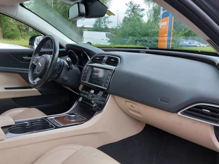 Jaguar XE 2.0 D 163pk Automaat Portfolio Premium Business Pack | Origineel NL | Navi | Bi-Xenon | Clima | Cruise | Leder+Verwarmd+Elek.Verstel | Pdc V+A+Camera | Rijstrook+Licht+Regensensor | 19''lm - afbeelding nr 30