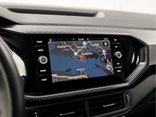 Volkswagen T-Cross Automaat (VIRTUAL COCKPIT, APPLE CARPLAY, GROOT NAVI, CLIMATE, LED KOPLAMPEN, SPORTSTOELEN, CAMERA, GETINT GLAS, KEYLESS, NIEUWSTAAT) - afbeelding nr 24
