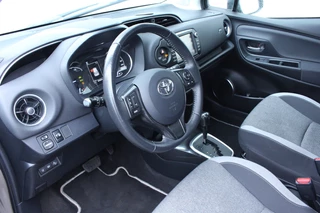 Toyota Yaris Toyota Yaris 1.5 Hybrid Y20 LUXE UITV. 2eEIG! NAV CAMRA STOELVW ECC '19 - afbeelding nr 10