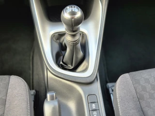 Toyota Yaris Toyota Yaris 1.5 VVT-i Dynamic Navigatie, Apple/Android, Camera, Cruise , All-in Rijklaarprijs - afbeelding nr 15
