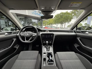 Volkswagen Passat Volkswagen Passat Variant 1.5 TSI Automaat/Trekhaak/Climate control/Stoelverwarming/150PK Keyless entry - afbeelding nr 20