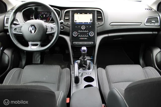 Renault Mégane Estate Renault Megane Estate 1.3 TCe Limited 140 PK, Stoel verwarming, Pdc voor + achter, Clima, App connect, Cruise, Navi. - afbeelding nr 2