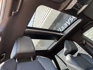 Toyota RAV4 Toyota RAV4 2.5 Hybrid AWD Bi-Tone AUT. | 1e eigenaar | 360 gr. camera | navigatie | panoramadak | JBL audio | rij assistentie - afbeelding nr 21