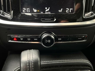 Volvo V60 Volvo V60 2.0 T6 Twin Engine AWD Momentum Pro | 340 PK | Stoelverwarming | Cruise Control | Achteruitrijcamera | Apple Carplay | Navi | Botspreventie | - afbeelding nr 13