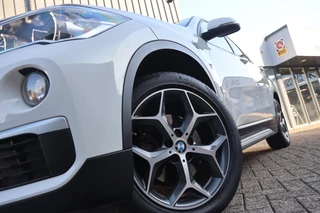 BMW X1 BMW X1 SDrive18i / LED / CRUISE / PDC / NAVI / STOELVERW / 18'' - afbeelding nr 9