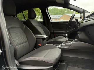 Ford Focus Ford Focus 1.0 EcoBoost ST Line | Carplay | PDC | - afbeelding nr 28