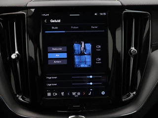 Volvo XC60 Volvo XC60 T6 PLUG-IN HYBRID LONG RANGE ULTIMATE DARK LUCHTVERING BOWERS&WI - afbeelding nr 23