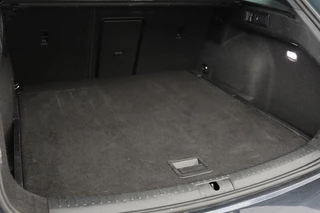 SEAT Leon SEAT Leon 1.5 eTSI FR Intens | Stoel & stuurverwarming |  Adaptive cruise | Trekhaak | Carplay | Sfeerverlichting | Camera | Navigatie - afbeelding nr 19