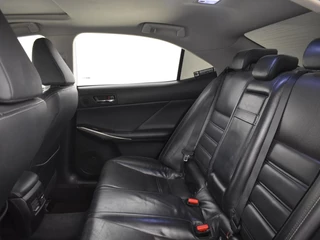 Lexus IS Lexus IS 300h Luxury Line | Mark Levinson | Schuifdak | Stoelkoeling - afbeelding nr 12