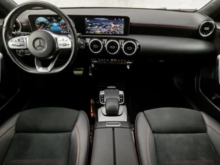 Mercedes-Benz A-Klasse Automaat (APPLE CARPLAY, GROOT NAVI, CAMERA, LEDER/ALCANTARA, DIAMOND GRILL, SPORTSTOELEN, STOELVERWARMING, GETINT GLAS, WIDESCREEN, NIEUWE APK, NIEUWSTAAT) - afbeelding nr 6